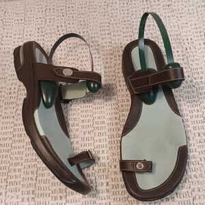 Cole Haan women's brown leather 2 strap slide sandals sz 9 B